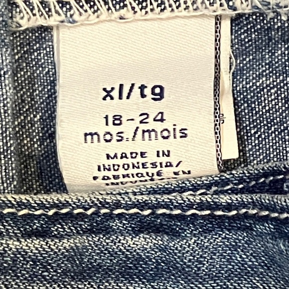 GAP toddler 18-24 months Denim Blue Kids jeans short Romper - Picture 2 of 16